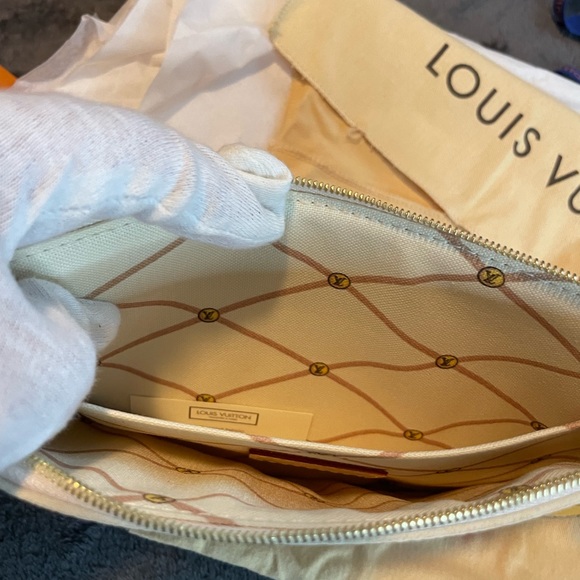 Louis Vuitton Neverfull Damier Azur Summer Trunk Pouche/Clutch - Picture 9 of 11